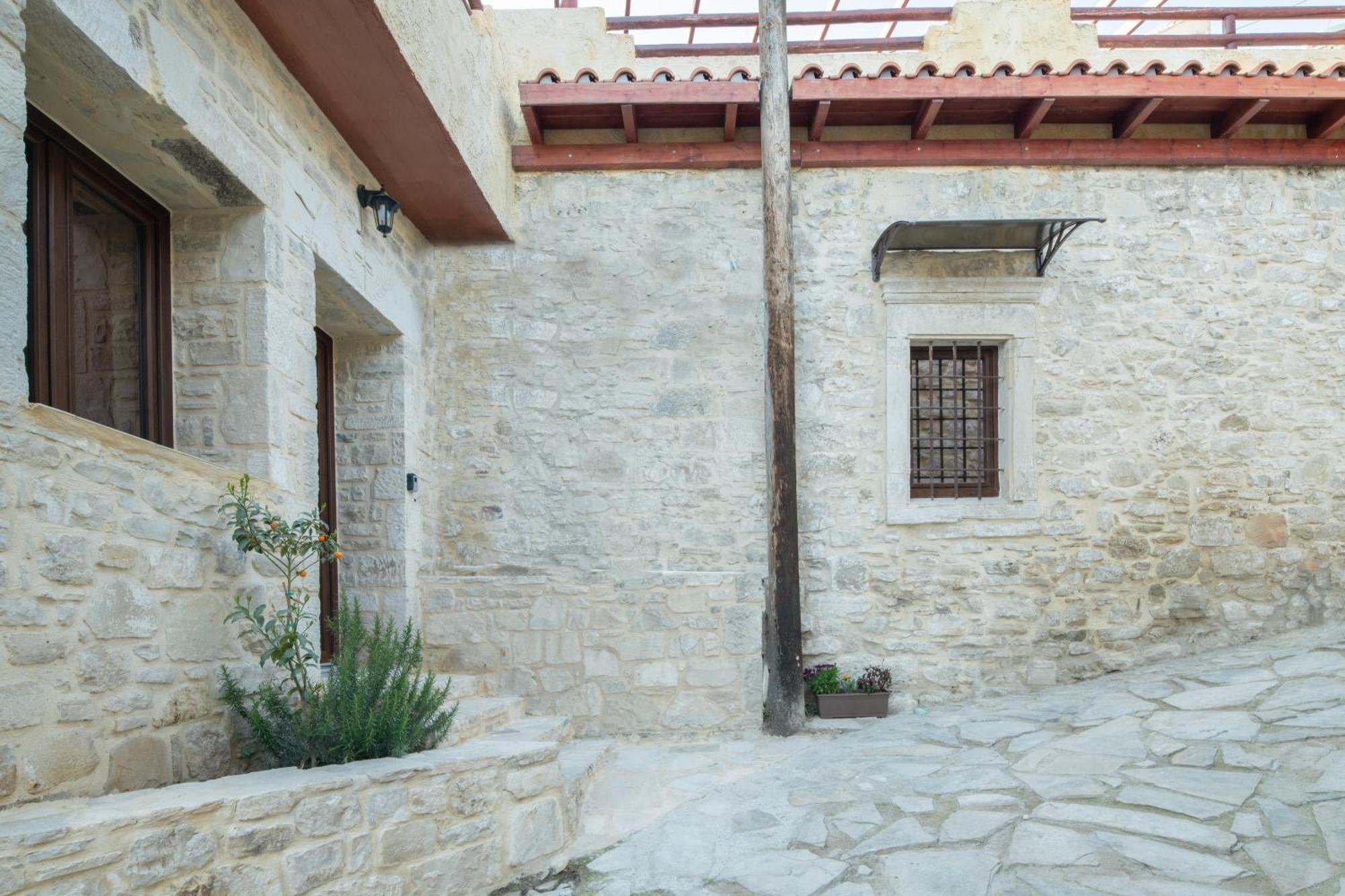 Draganigo Luxury Stone Houses 40 Min From Matala Ano Moulia Exteriör bild