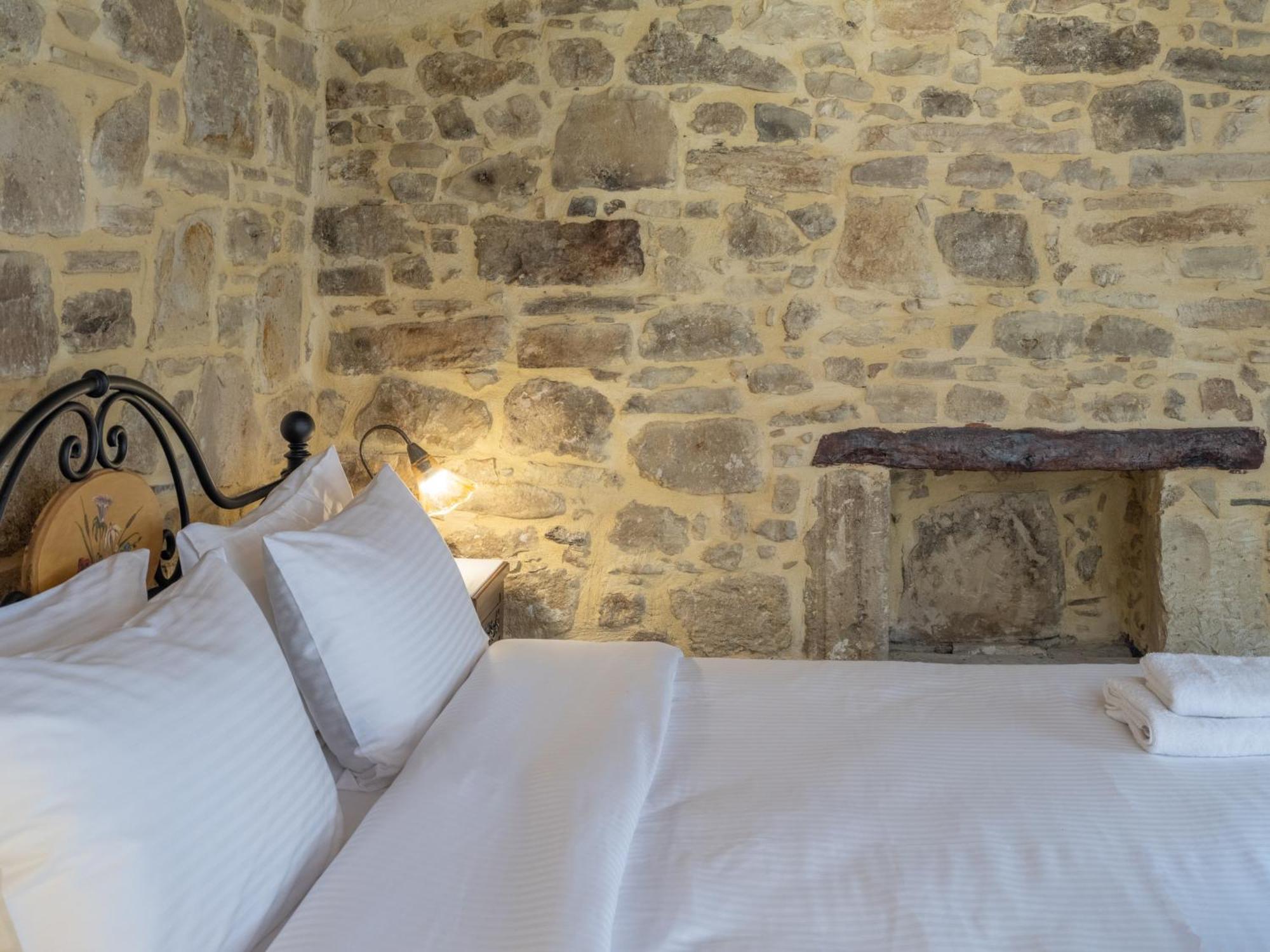 Draganigo Luxury Stone Houses 40 Min From Matala Ano Moulia Exteriör bild